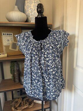 Old Navy Blue Floral Cap Sleeve Top w/Keyhole Detail - Size M
